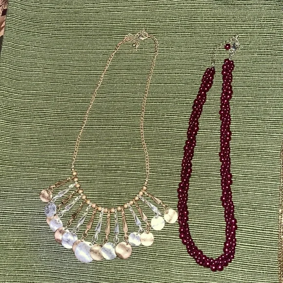 Jewelry Bundle of 4 Assorted Necklaces - Picture 4 of 7